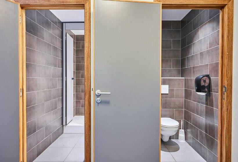 标准间, Generation Europe Youth Hostel