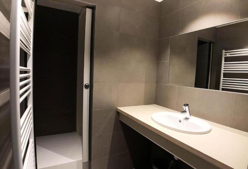 共用房间的床, Generation Europe Youth Hostel