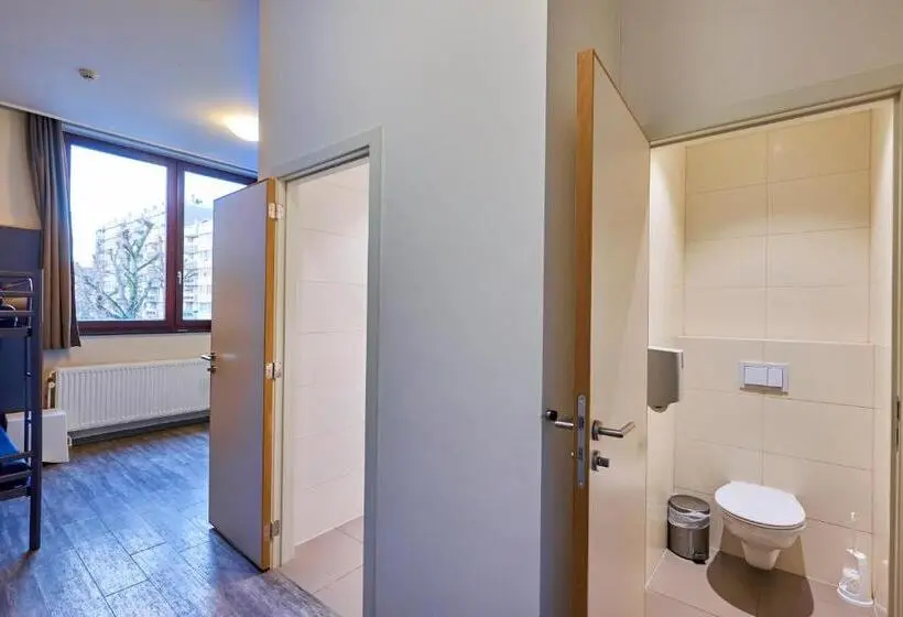 تختخواب در اتاق مشترک, Generation Europe Youth Hostel