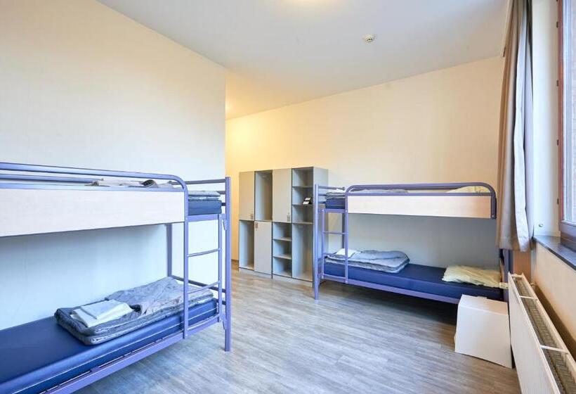 共用房间的床, Generation Europe Youth Hostel