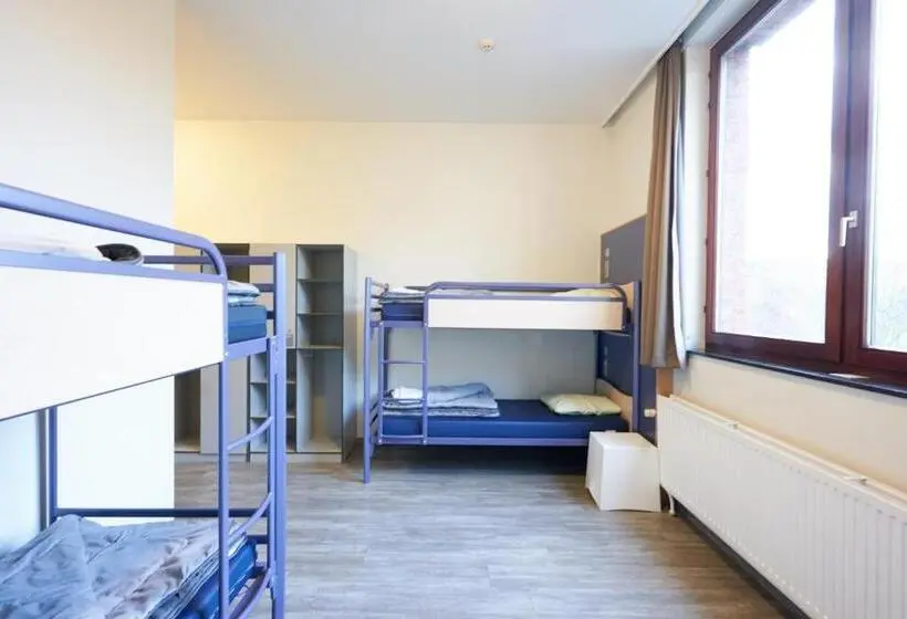تختخواب در اتاق مشترک, Generation Europe Youth Hostel