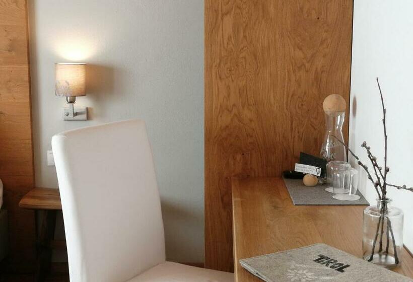 스탠다드 발코니 룸, Huber   Das Tiroler B&b