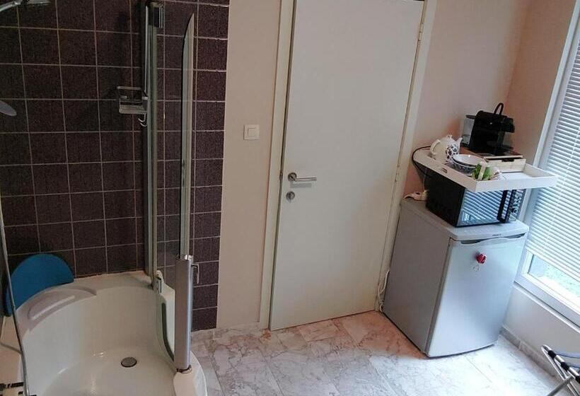 标准间, Golden Dragon