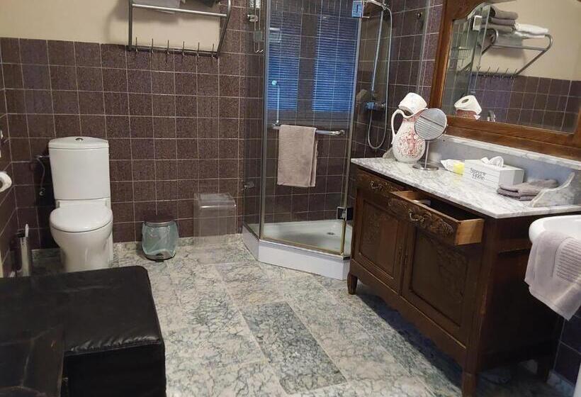 豪华房间, Golden Dragon