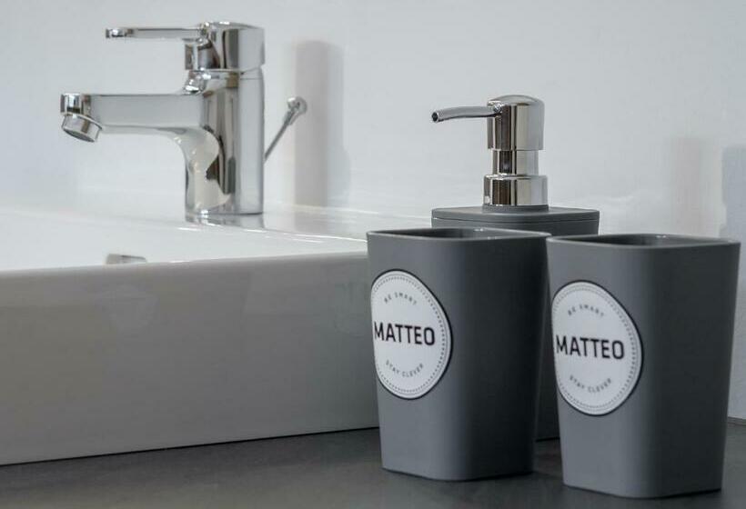 غرفة قياسية, Matteo