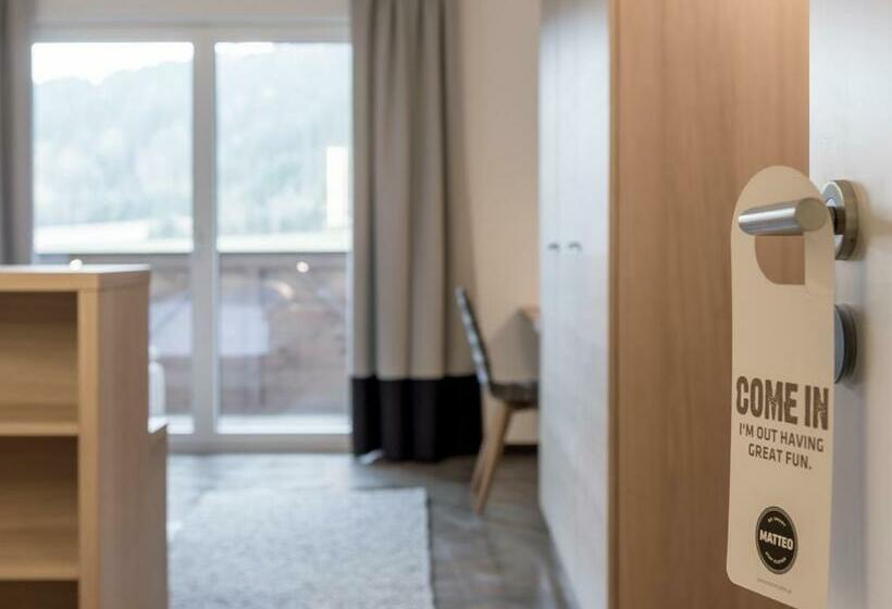 غرفة قياسية, Matteo