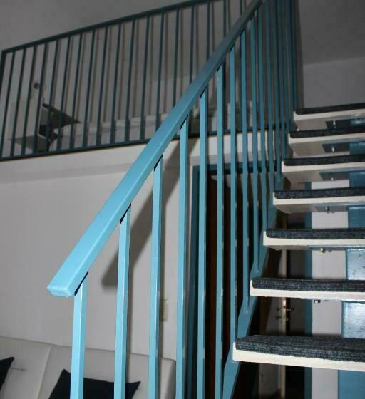 스탠다드 스튜디오 (테라스구비), Michael