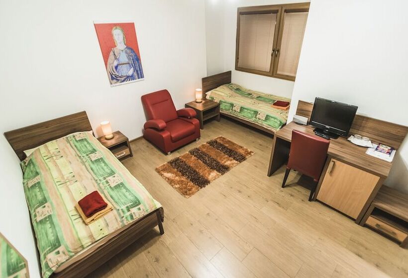 اتاق استاندارد, Muza