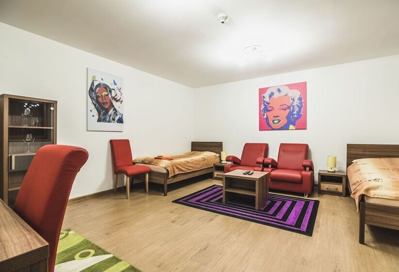 Pokój Standard, Muza