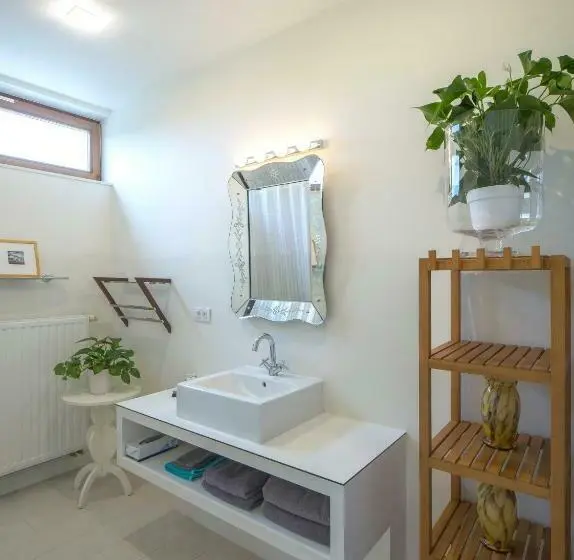 Junior Suite, Restaurant Vous Lé Vous
