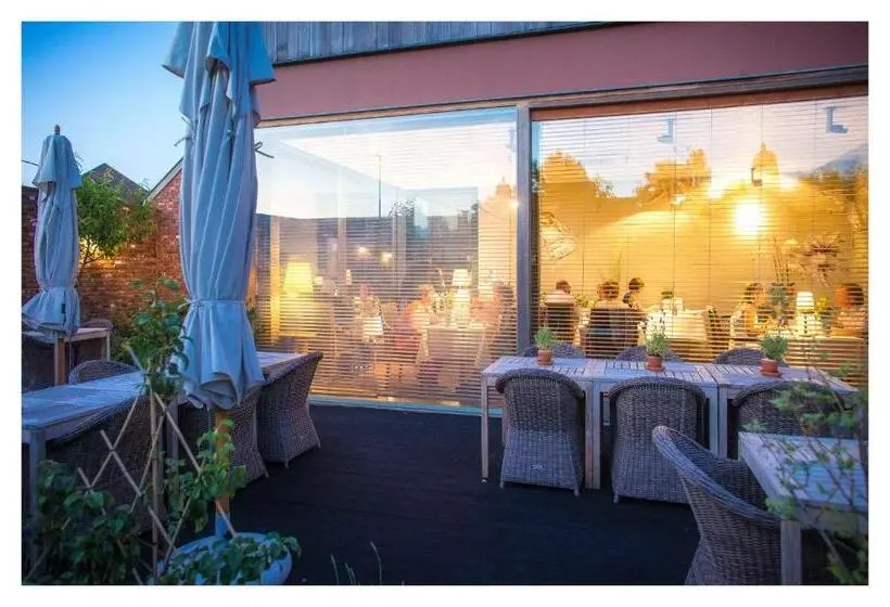 Family Room, Restaurant Vous Lé Vous