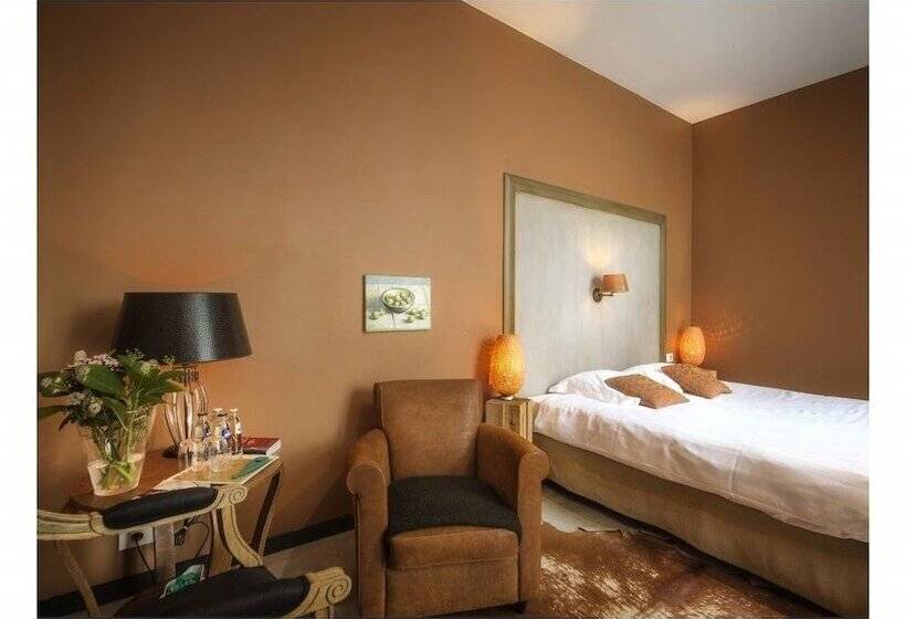 غرفة قياسية, Restaurant Vous Lé Vous