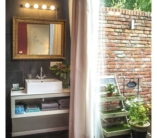 اتاق استاندارد, Restaurant Vous Lé Vous