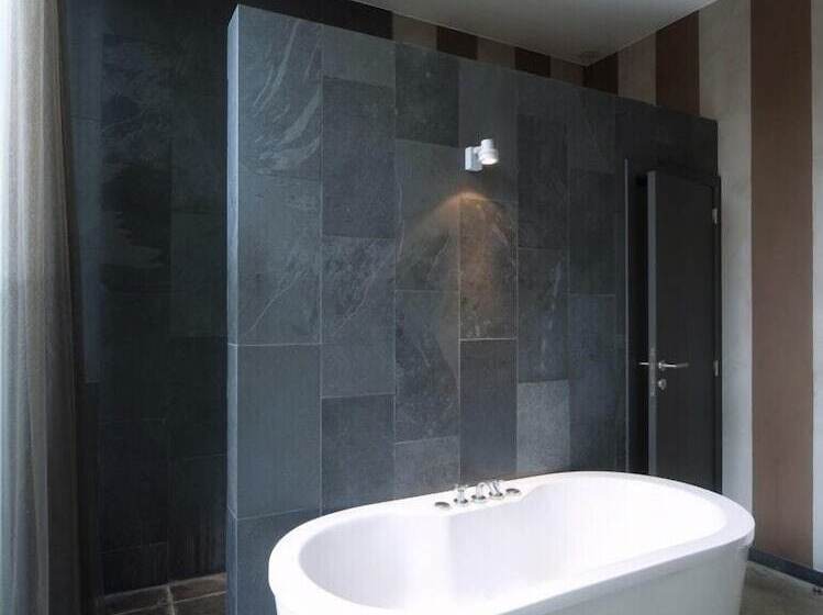 غرفة قياسية, Restaurant Vous Lé Vous