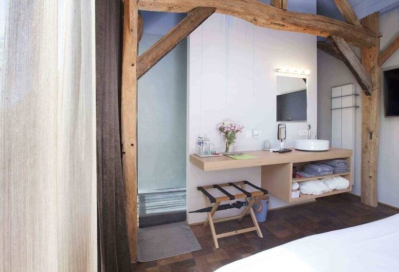 غرفة قياسية, Restaurant Vous Lé Vous