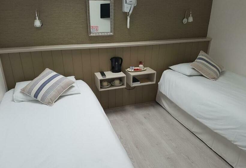 스탠다드 룸, The Town House