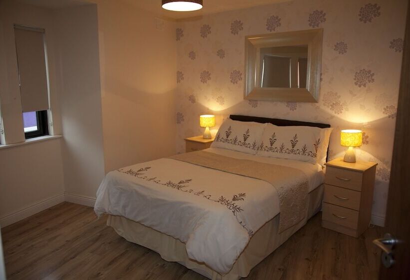 דירת שלושה חדרים, Arch House B&b & Apartments