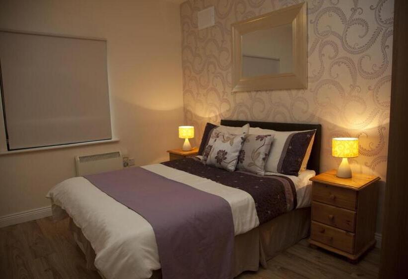 דירת שלושה חדרים, Arch House B&b & Apartments