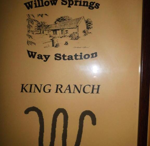 חדר סטנדרט לארבעה, Willow Spring Way Station Bed & Breakfast