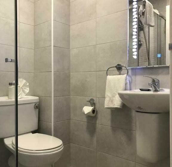 اتاق استاندارد, Maddens Bridge Bar & Guesthouse