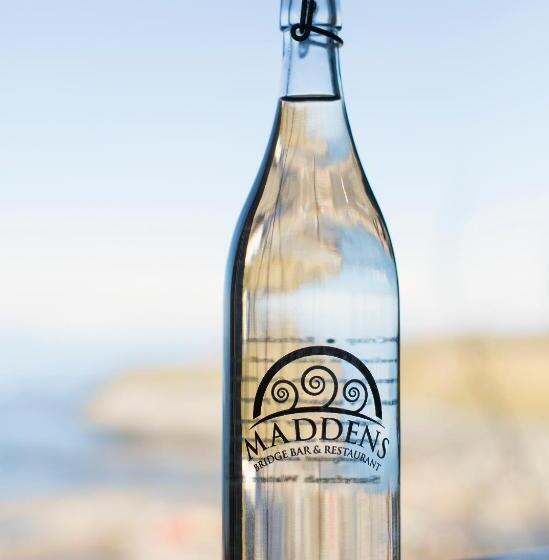 Номер Стандарт Вид на Море, Maddens Bridge Bar & Guesthouse