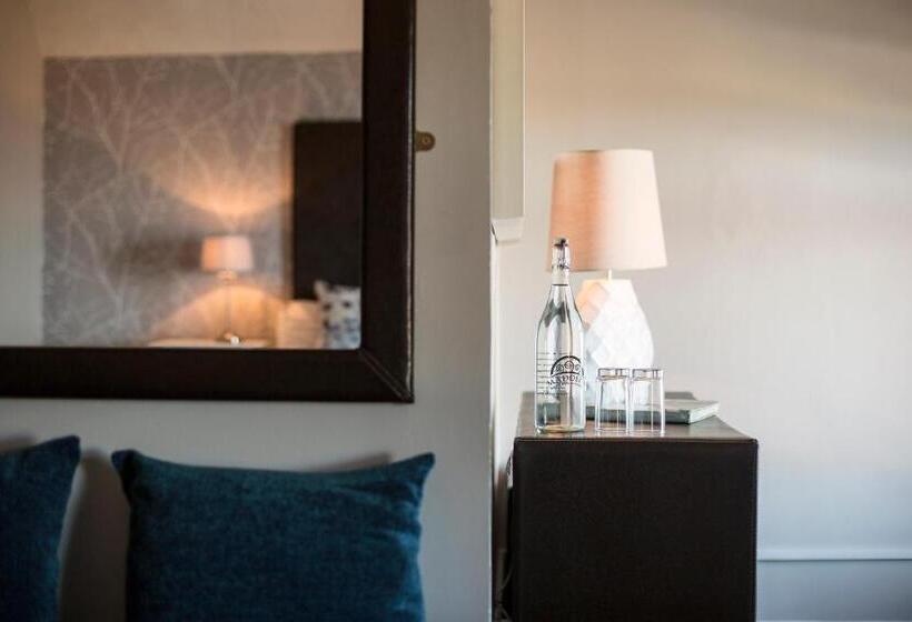 غرفة قياسية مطلّة علي البحر, Maddens Bridge Bar & Guesthouse