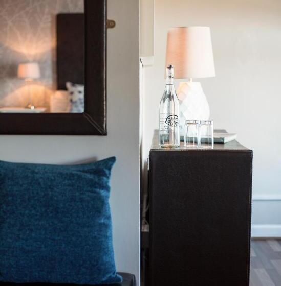 غرفة قياسية مطلّة علي البحر, Maddens Bridge Bar & Guesthouse