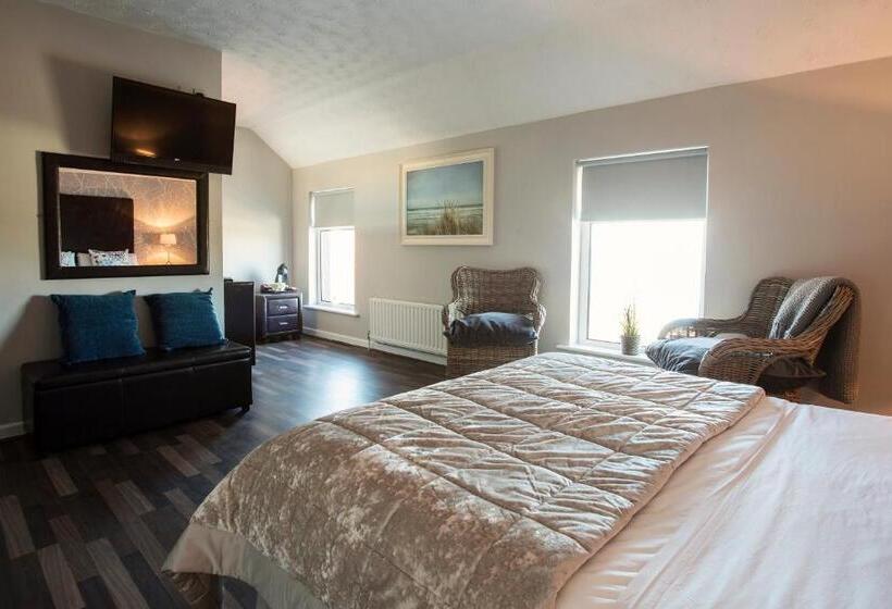 غرفة قياسية مطلّة علي البحر, Maddens Bridge Bar & Guesthouse