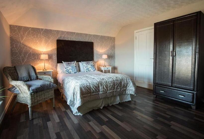 غرفة قياسية مطلّة علي البحر, Maddens Bridge Bar & Guesthouse