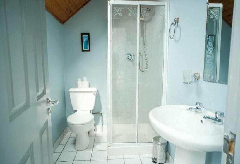 غرفة قياسية, The Lodge Doolin