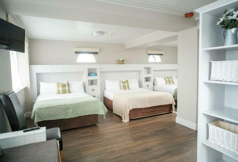 غرفة عائلية, The Lodge Doolin