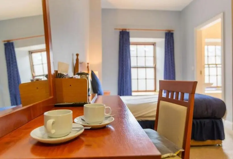 ファミリールーム, Tudor House Guest House