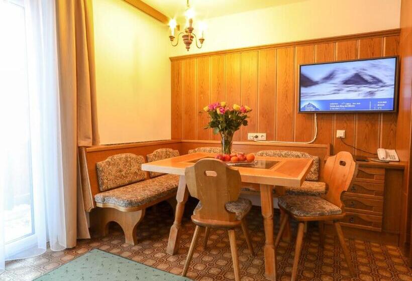 침실 2개 아파트, Berghotel Rasis