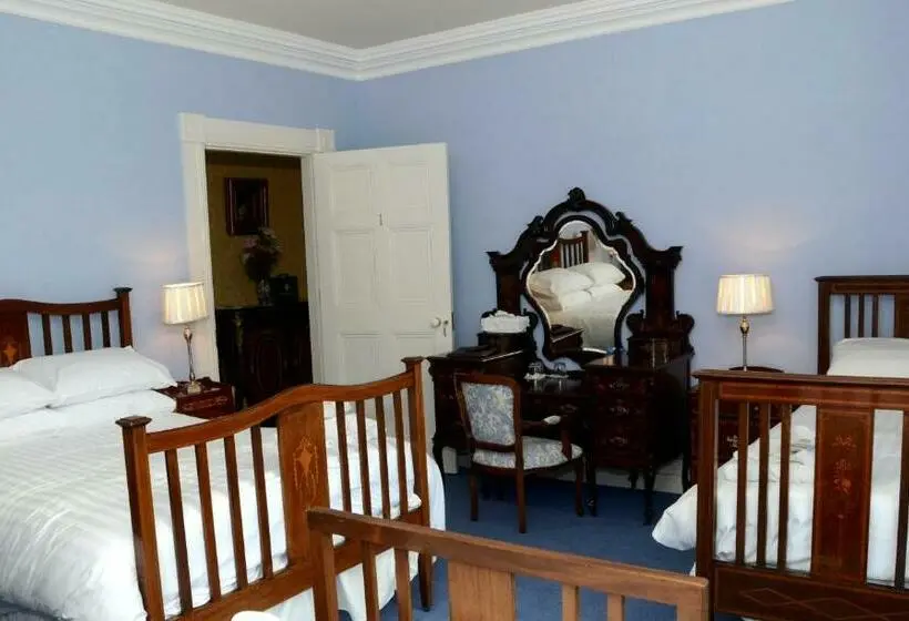 Perhehuone, Cannaway House B&b