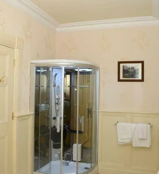 Perhehuone, Cannaway House B&b