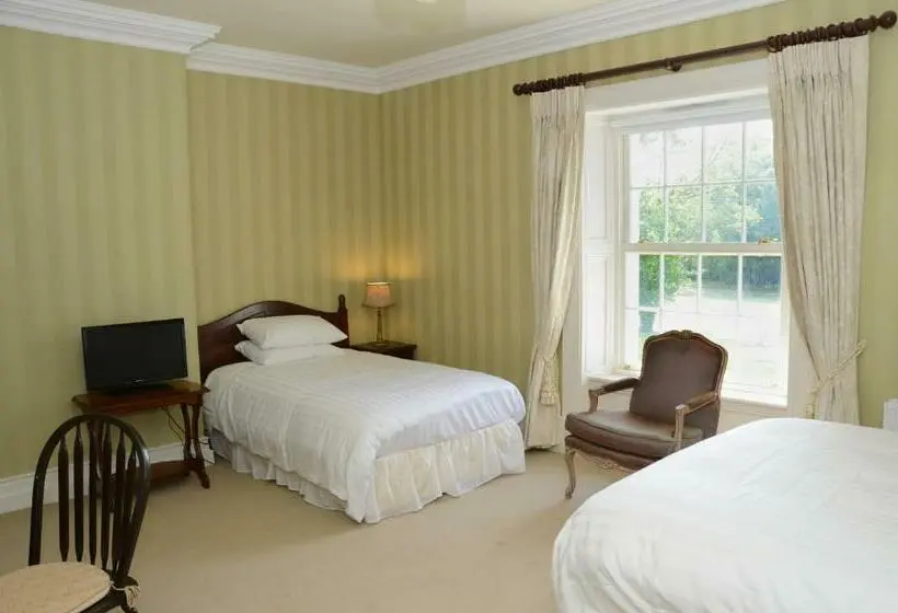 Standard Kolmen Hengen Huone, Cannaway House B&b