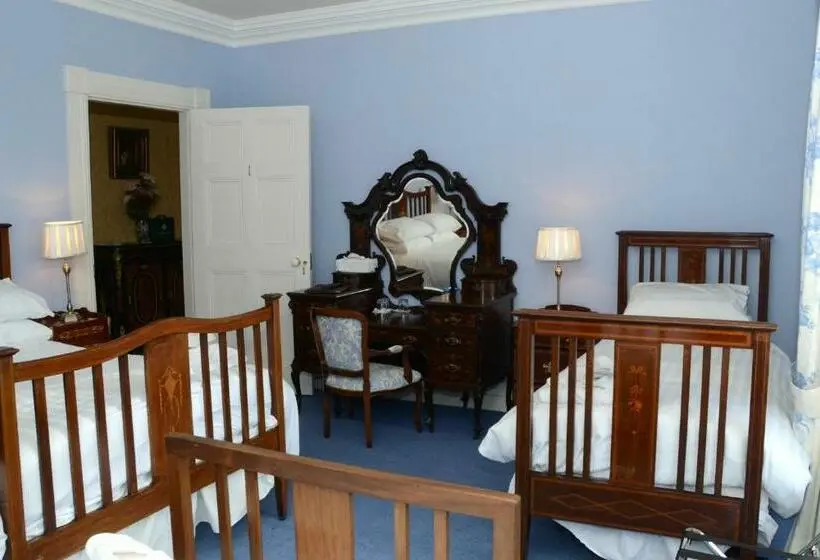 Perhehuone, Cannaway House B&b