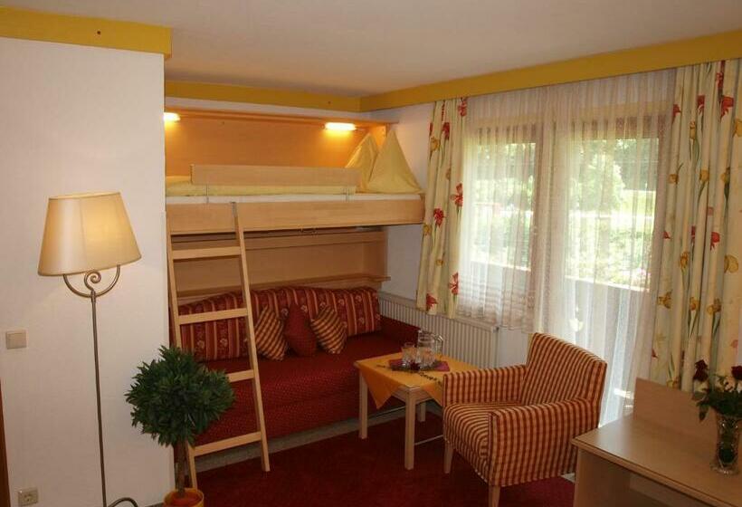 اتاق استاندارد با بالکن, Restaurant Burgblick