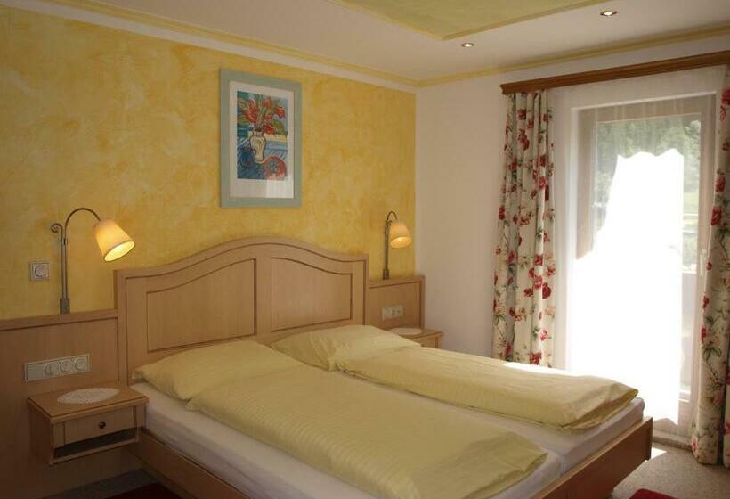 اتاق استاندارد با بالکن, Restaurant Burgblick