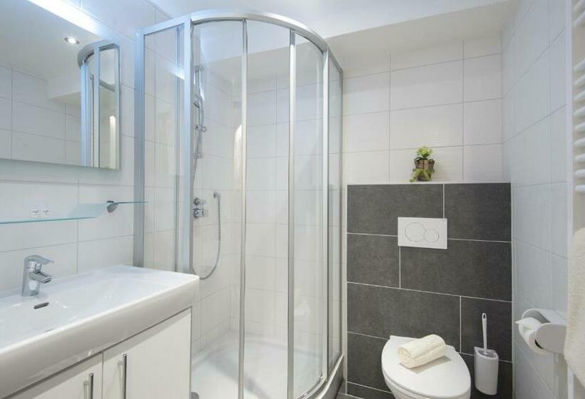 اتاق استاندارد با بالکن, Restaurant Burgblick