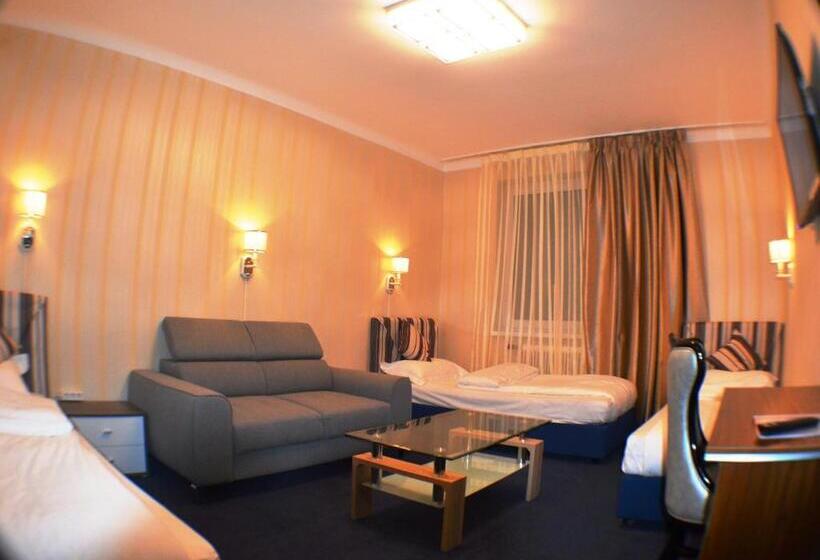 חדר משפחתי, Austria