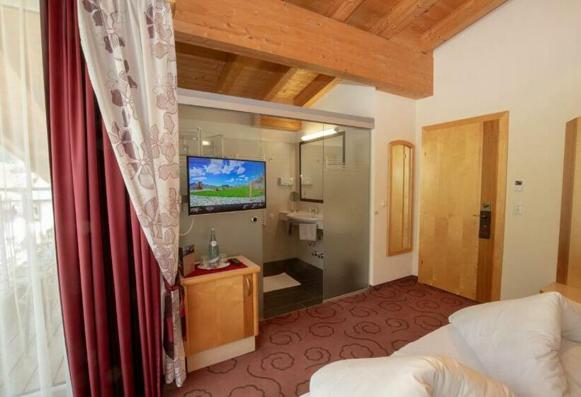 غرفة قياسية, Charly