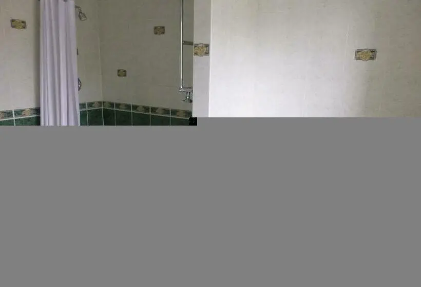 Standard Yhden Hengen Huone, Corbett Court