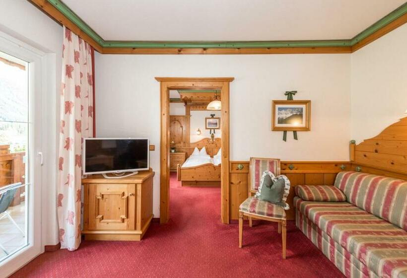 جناح جونيور, Ennstalerhof