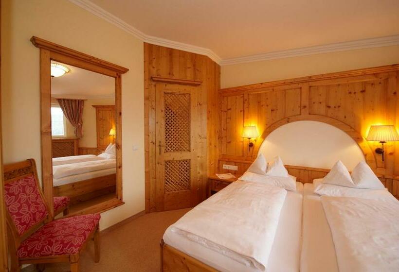 جناح ديلوكس, Ennstalerhof