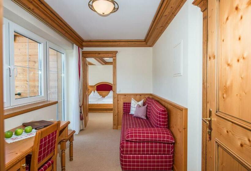 جناح عائلي, Ennstalerhof