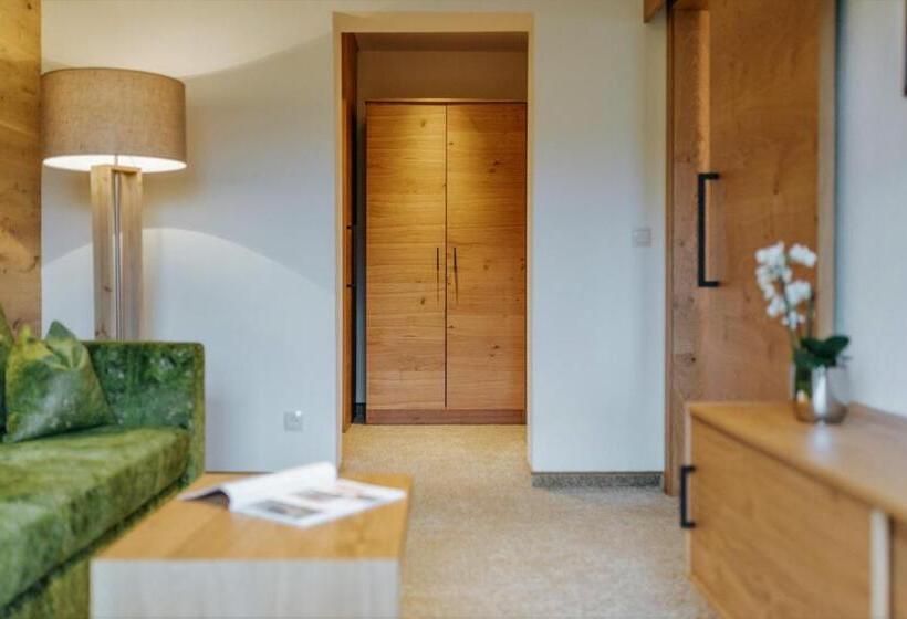 جناح مطلّ علي الحديقة, Ennstalerhof