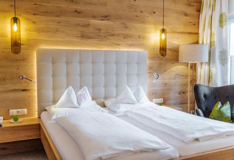 جناح مطلّ علي الحديقة, Ennstalerhof