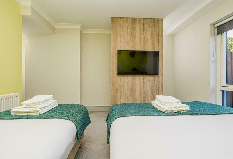 Номер Стандарт, Forty Four Main Street