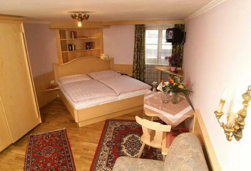 Perhehuone, Gasthof Brüggler